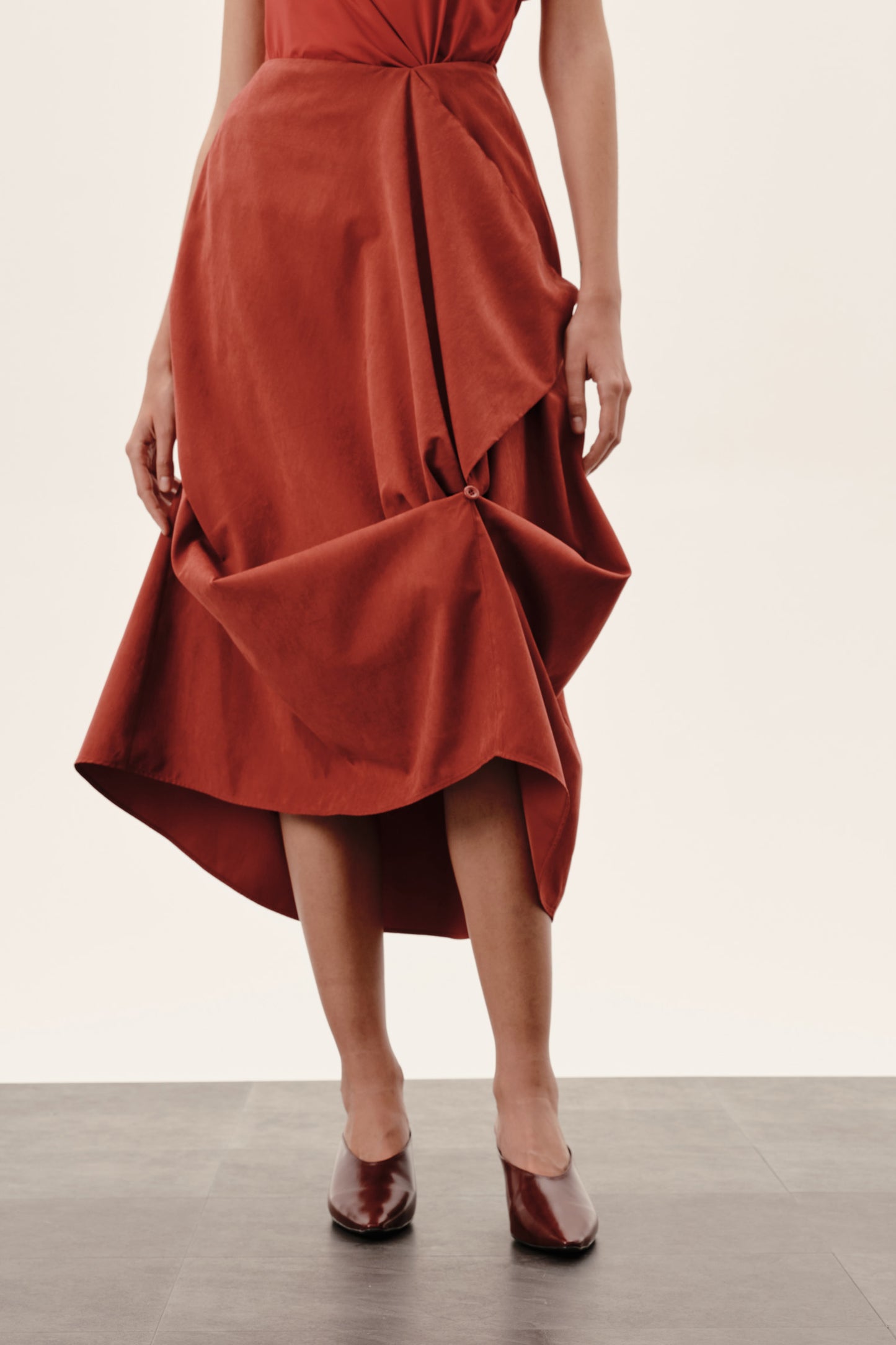 Saia Namsan Vermelho