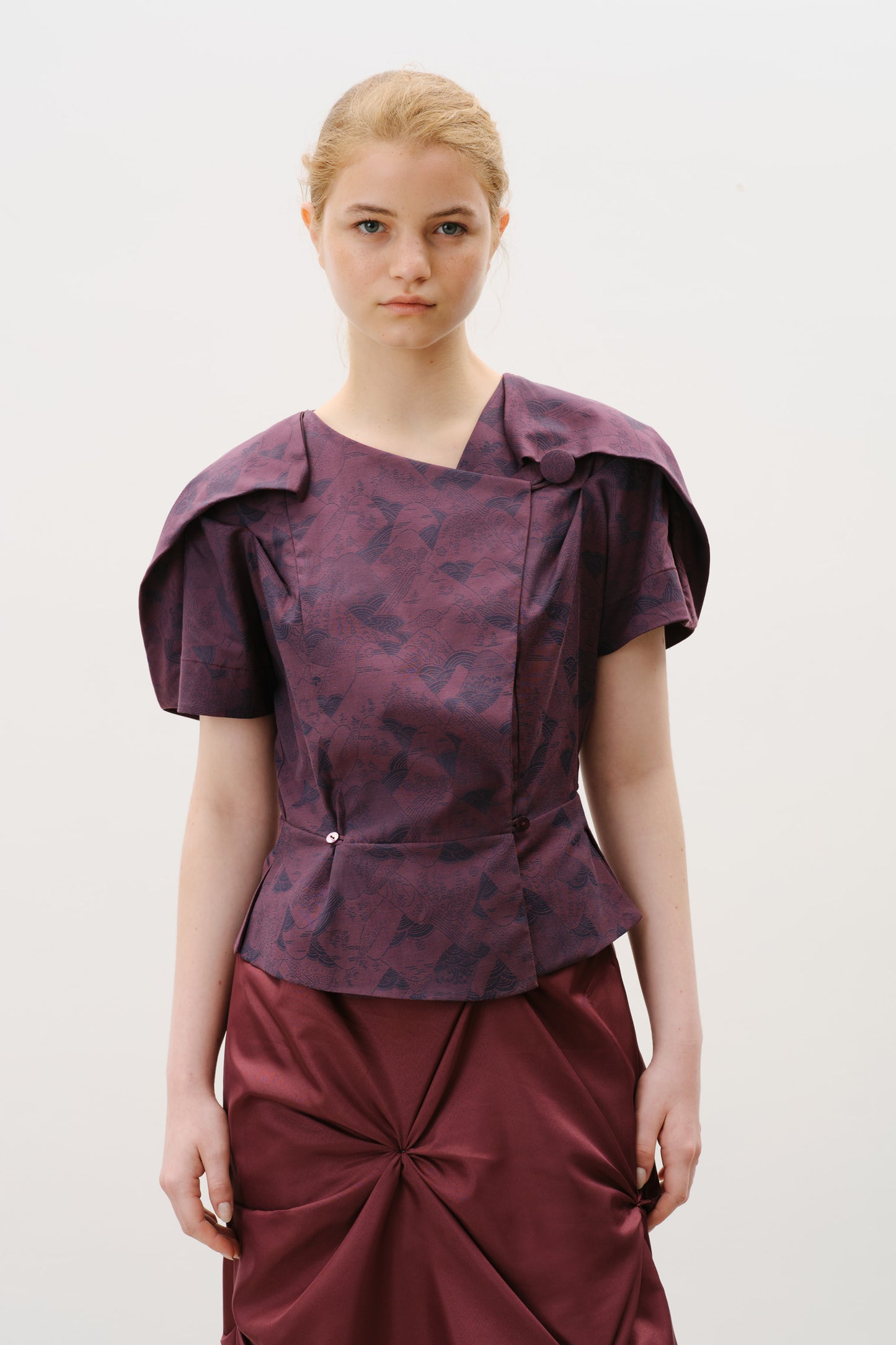 Blusa Tsuru Ameixa