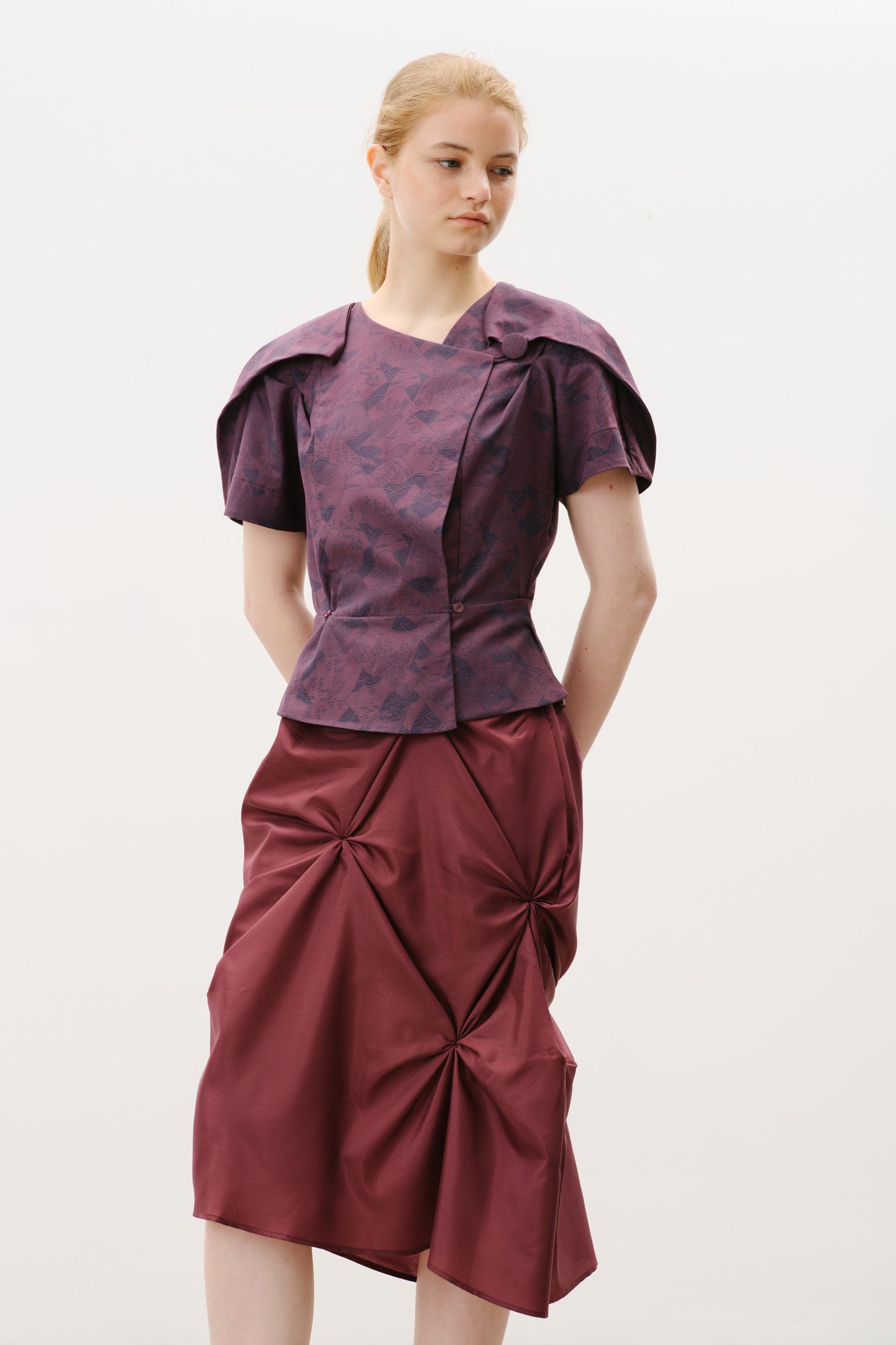 Blusa Tsuru Ameixa