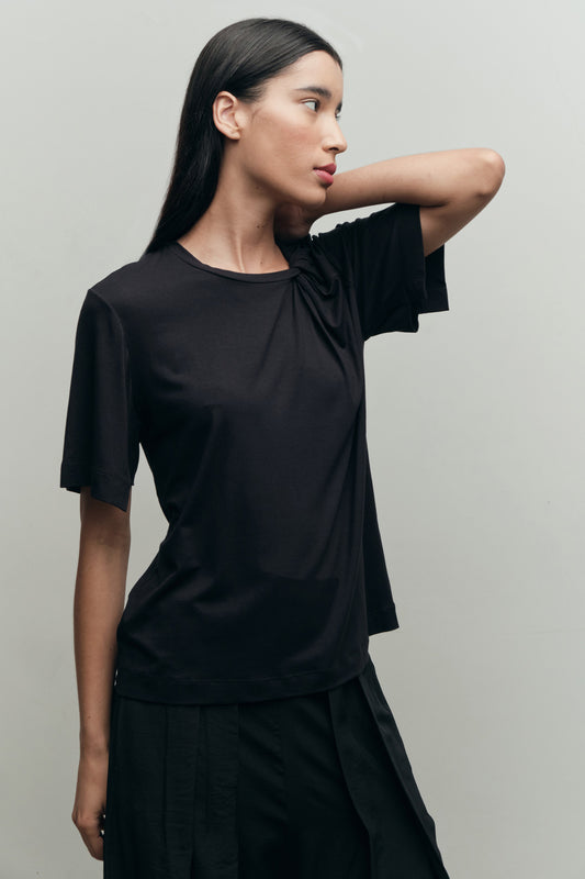 Blusa Irene Preto